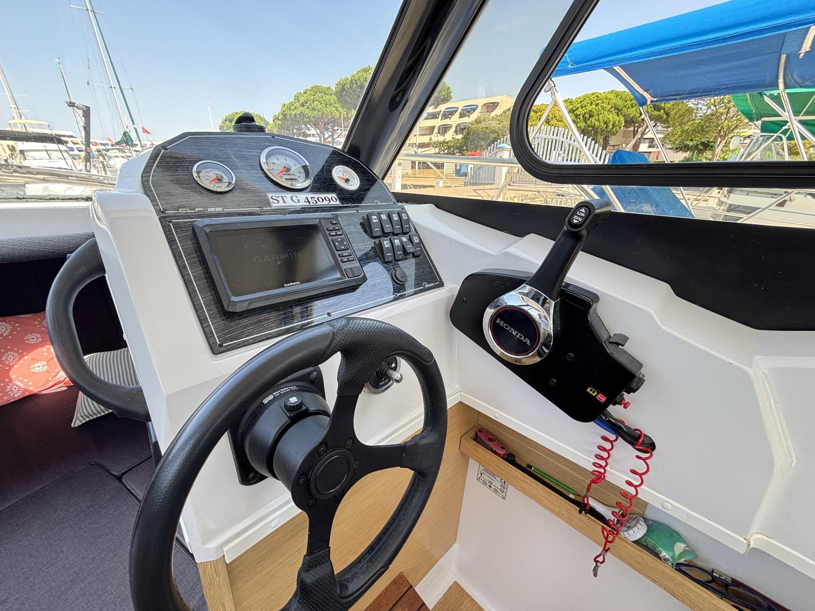ranieri_22_clf_-_port_camargue_1_.jpg
