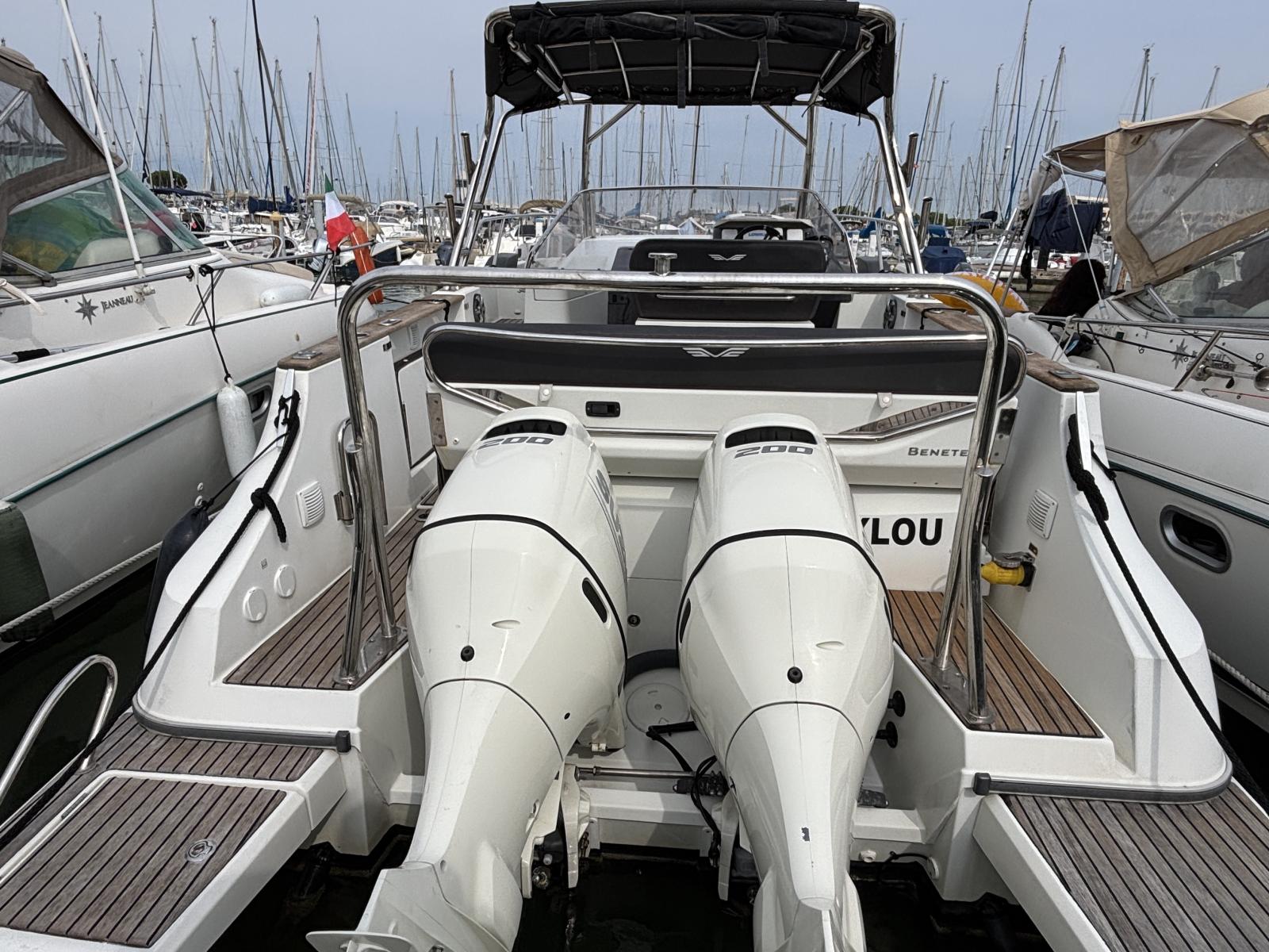 beneteau_flyer_8.8_sundeck_-_port_camargue_24_.JPG