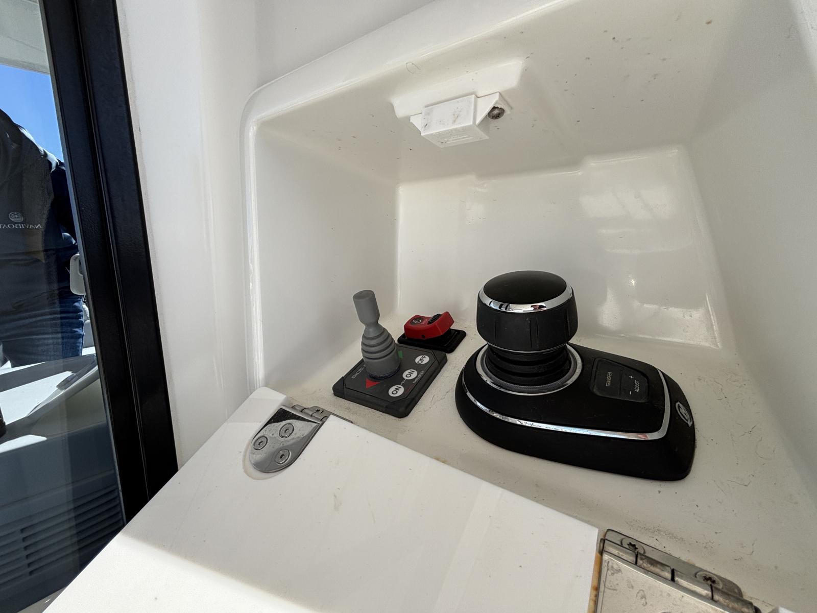 jeanneau_prestige_590_fly_-_la_grande_motte_1_.jpg