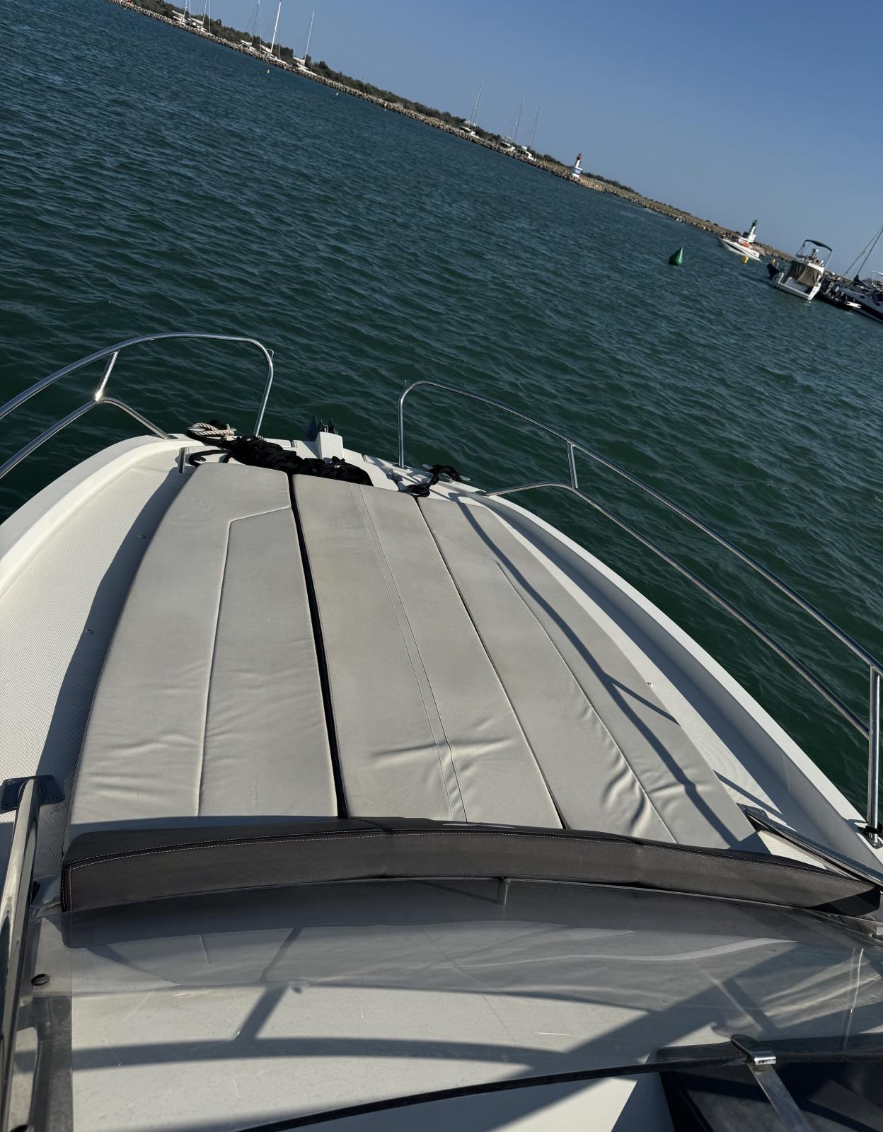 beneteau_flyer_8.8_sundeck_-_port_camargue_18_.jpeg
