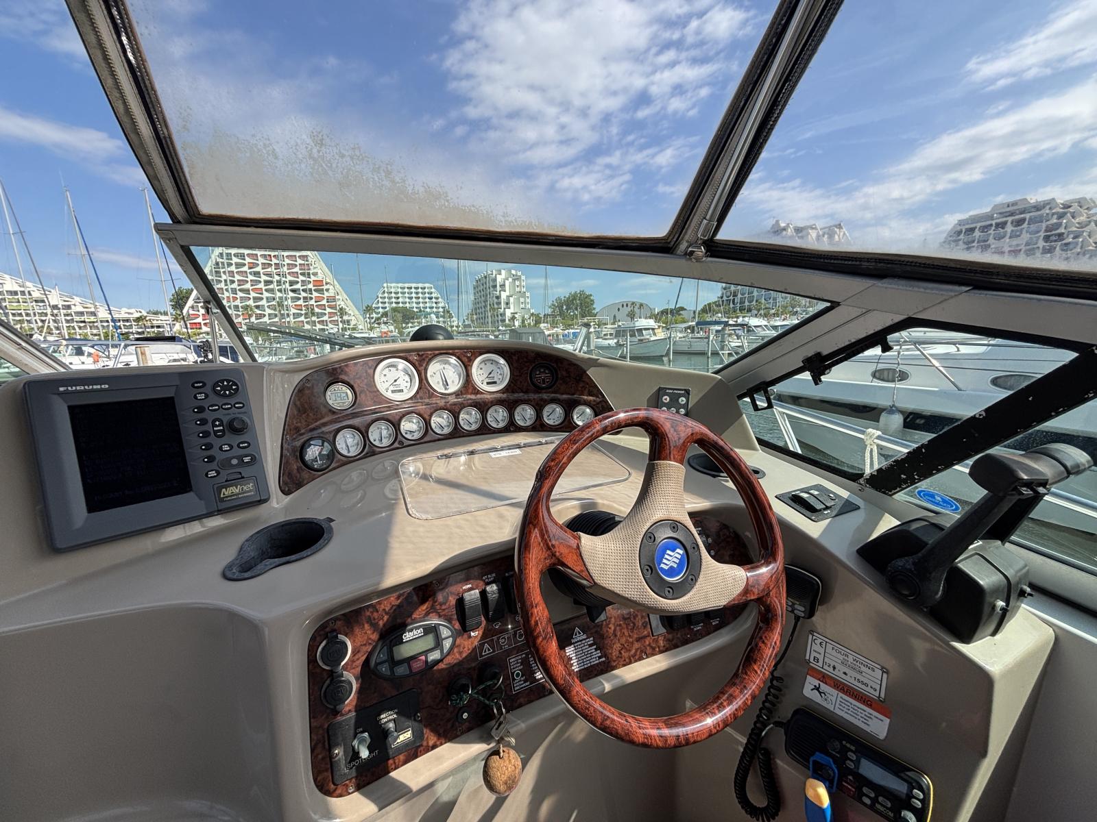 four_winns_328_vista_-_la_grande_motte_20_.jpg
