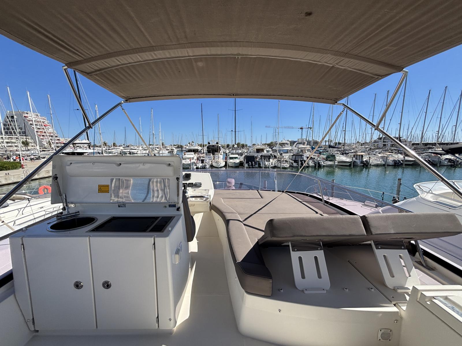 prestige_500_flybridge_-_la_grande_motte_19_.jpg