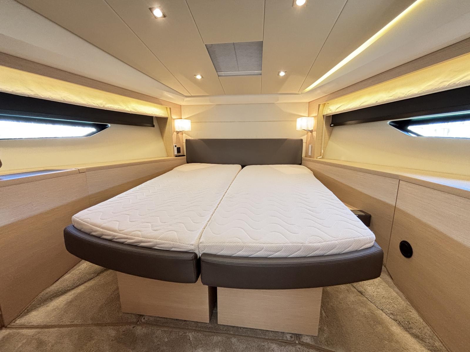 prestige_500_flybridge_-_la_grande_motte_56_.jpg