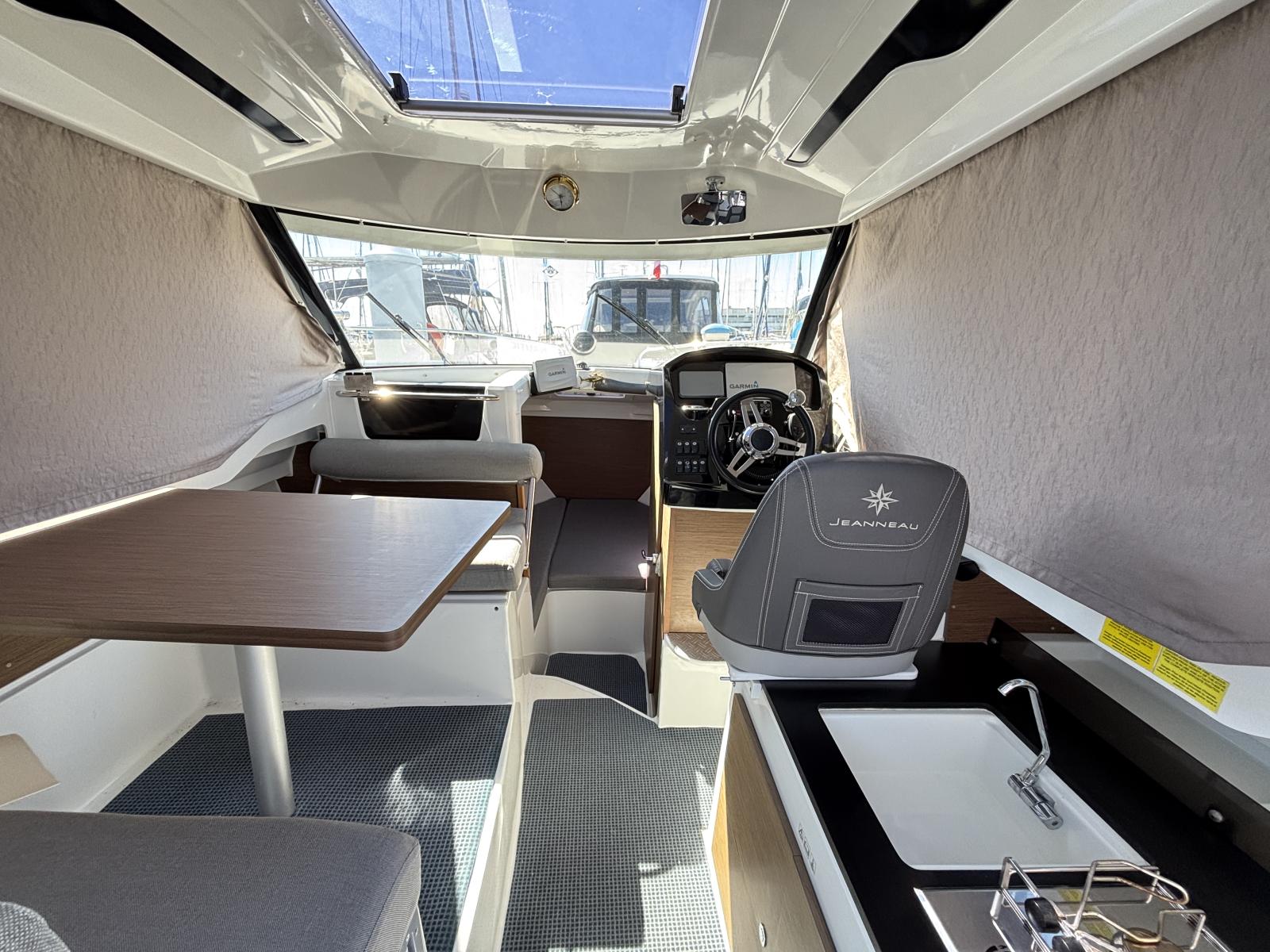 jeanneau_merry_fisher_795_-_port_camargue_14_.jpg