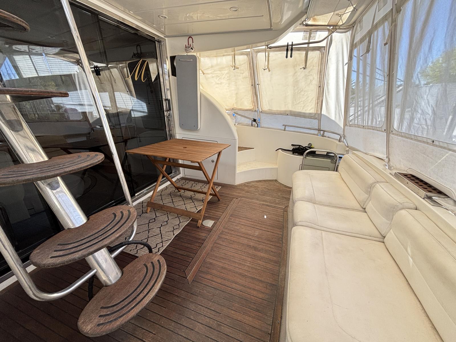 azimut_50_-_la_grande_motte_12_.jpg