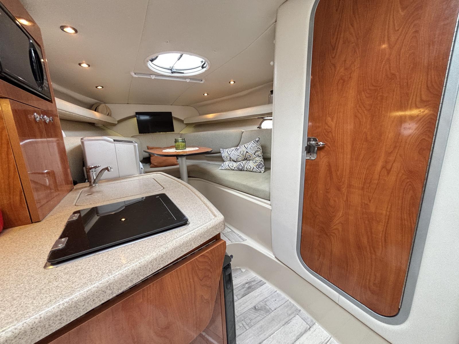 four_winns_268_vista_-_port_camargue_15_.jpg