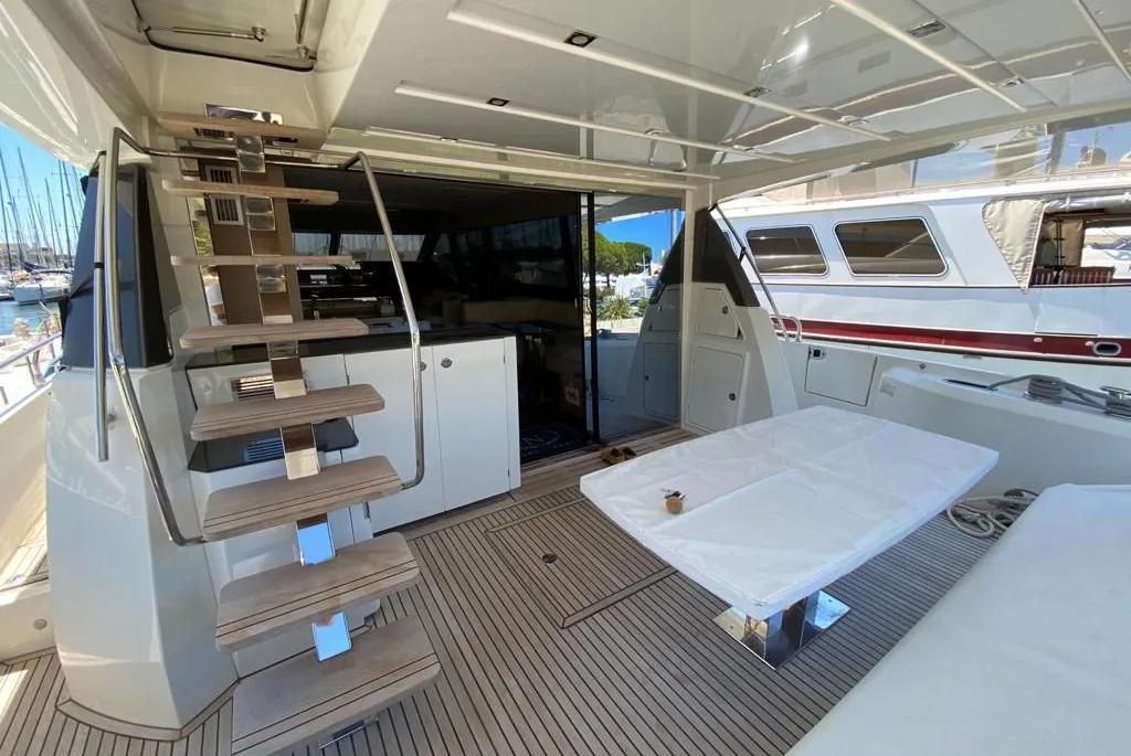 jeanneau_prestige_680_-_la_grande_motte_2_.jpg