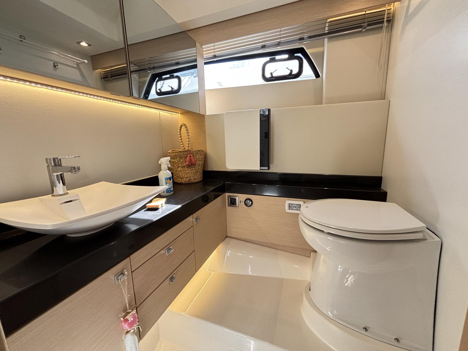 prestige_500_flybridge_-_la_grande_motte_72_.jpg