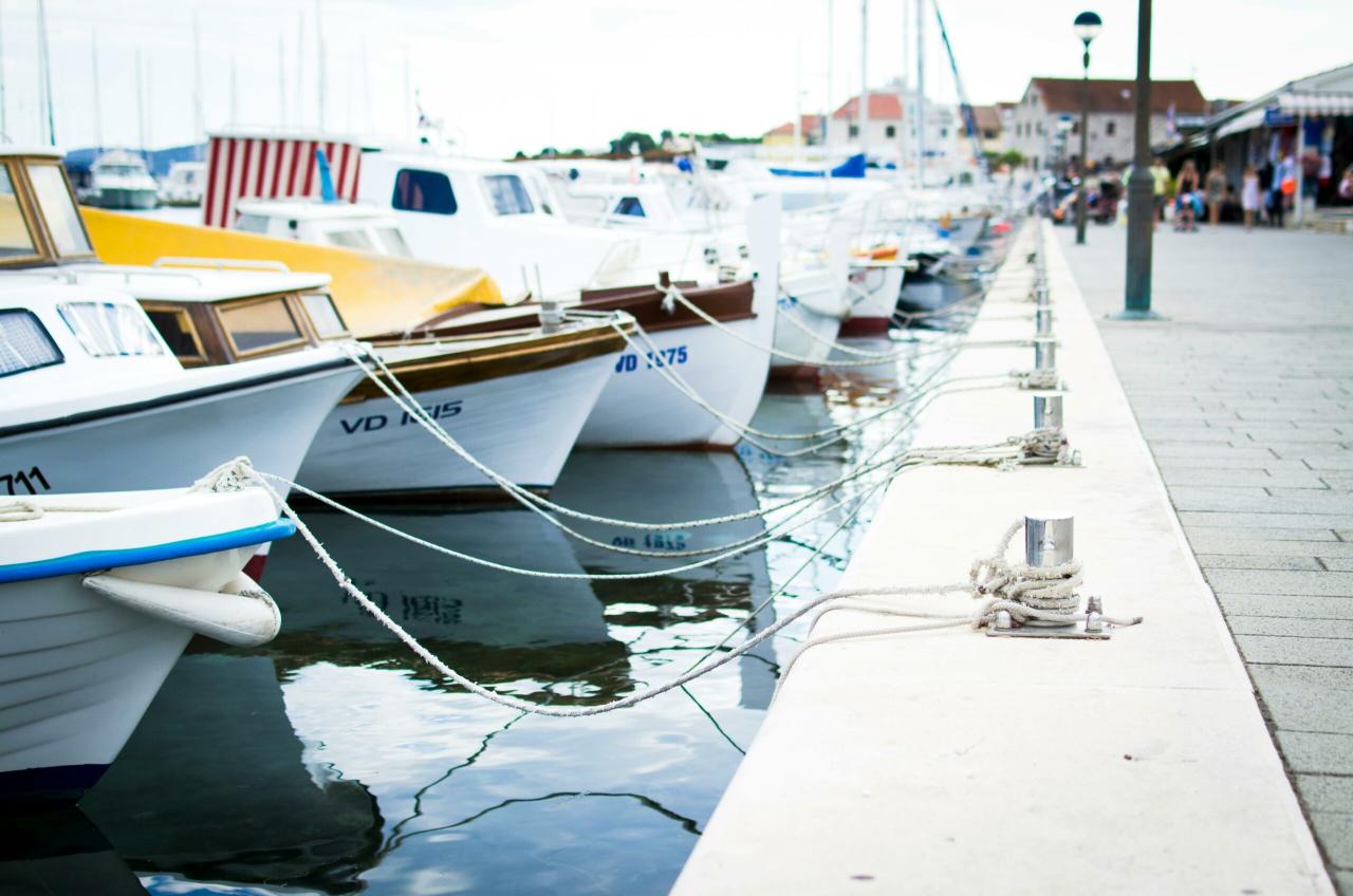 Les manoeuvres de bateau au port