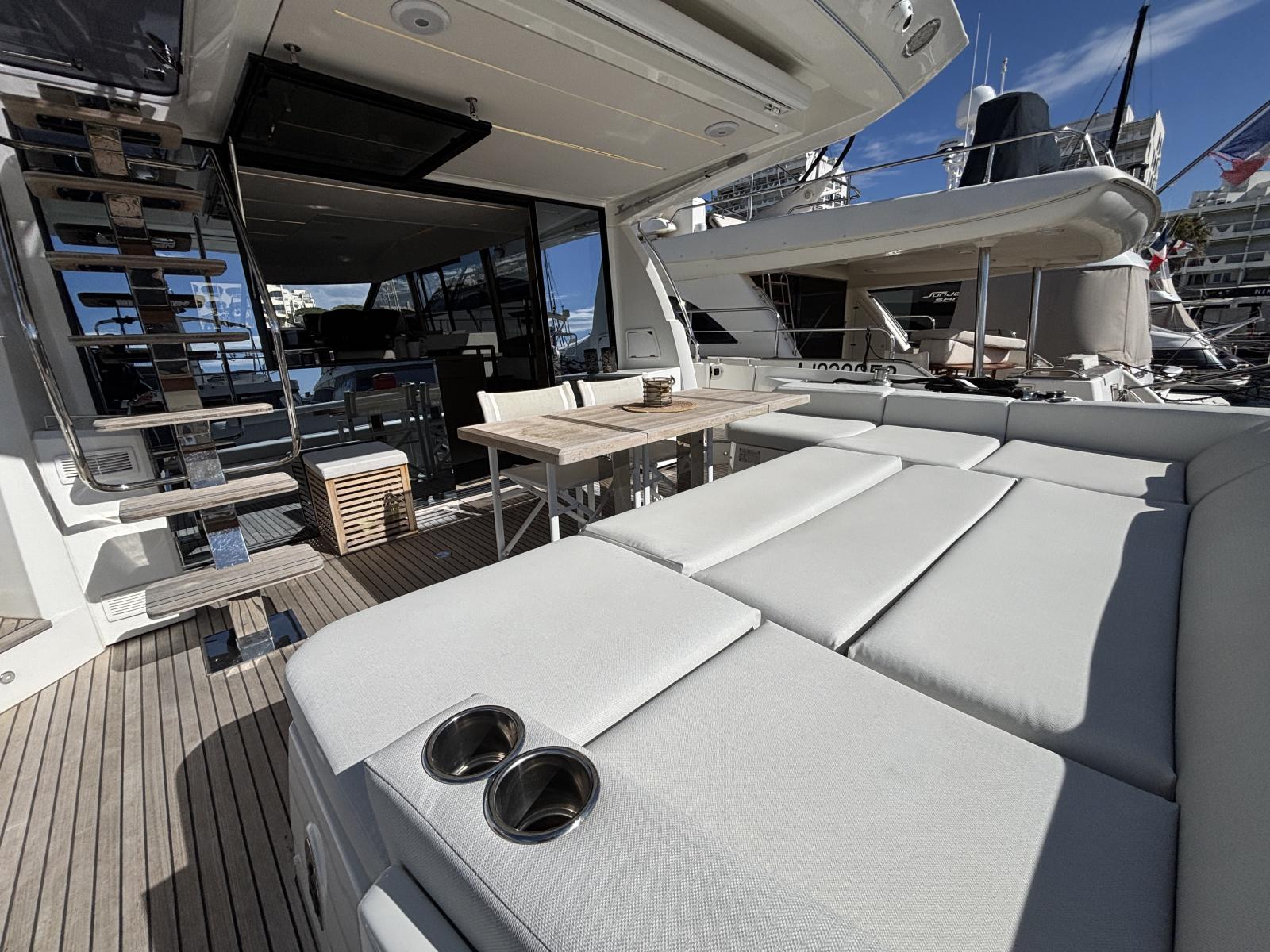 jeanneau_prestige_590_fly_-_la_grande_motte_19_.jpg
