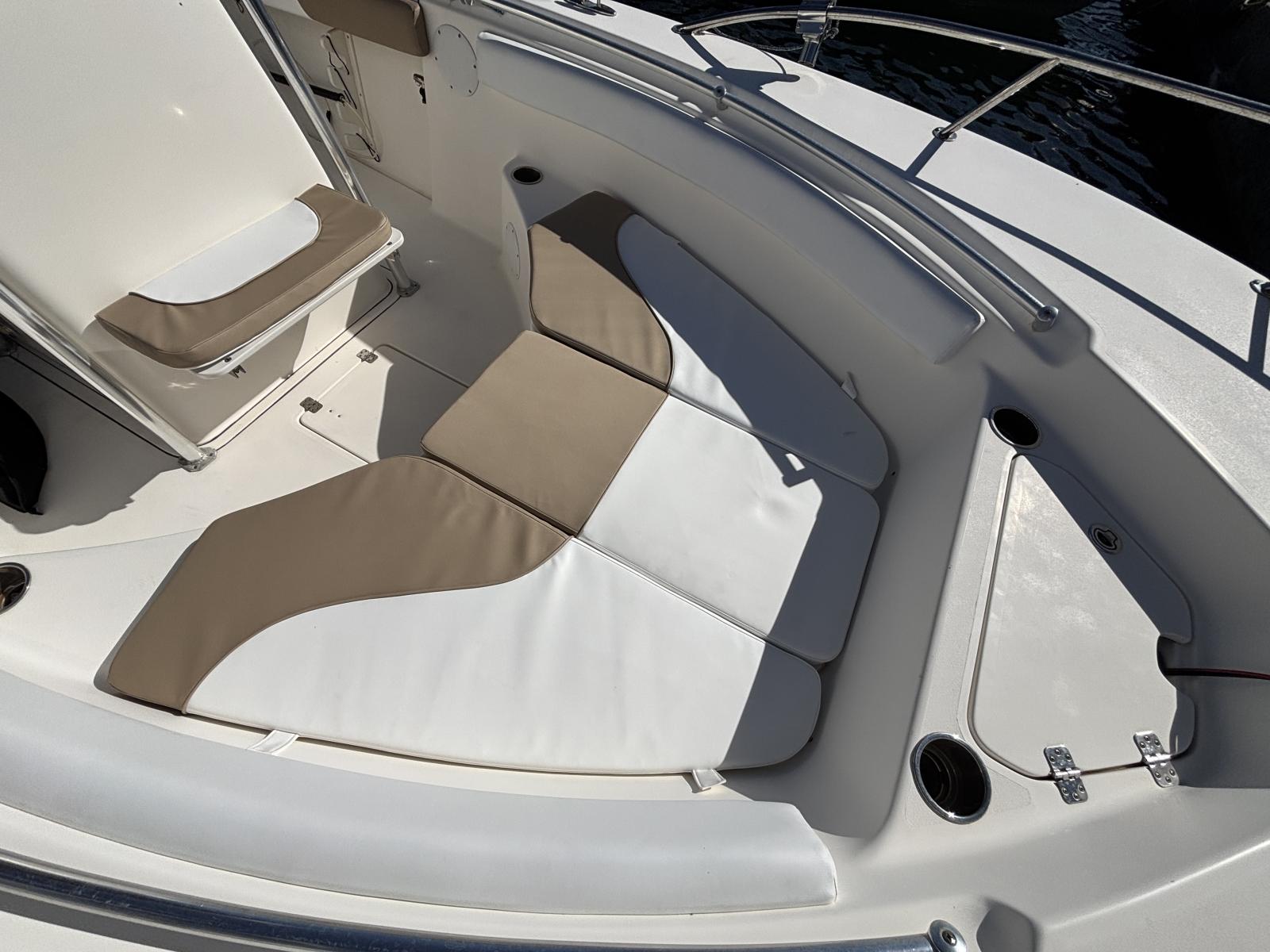 key_west_244_cc_blue_water_-_port_camargue_32_.jpg