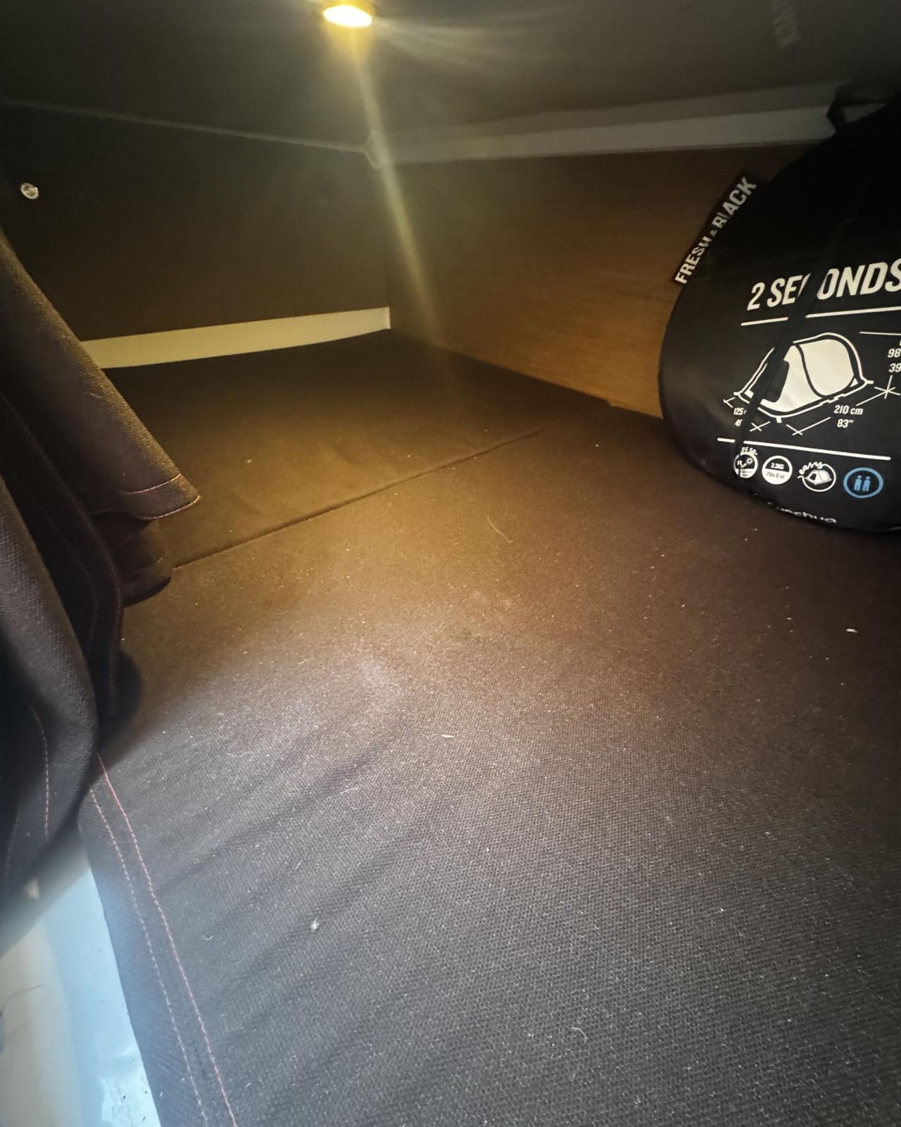 beneteau_flyer_8.8_sundeck_-_port_camargue_8_.jpeg