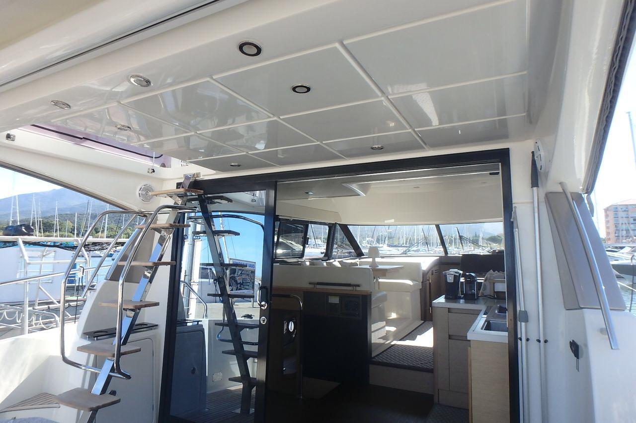 jeanneau_prestige_450_-_port_camargue_45_.jpg
