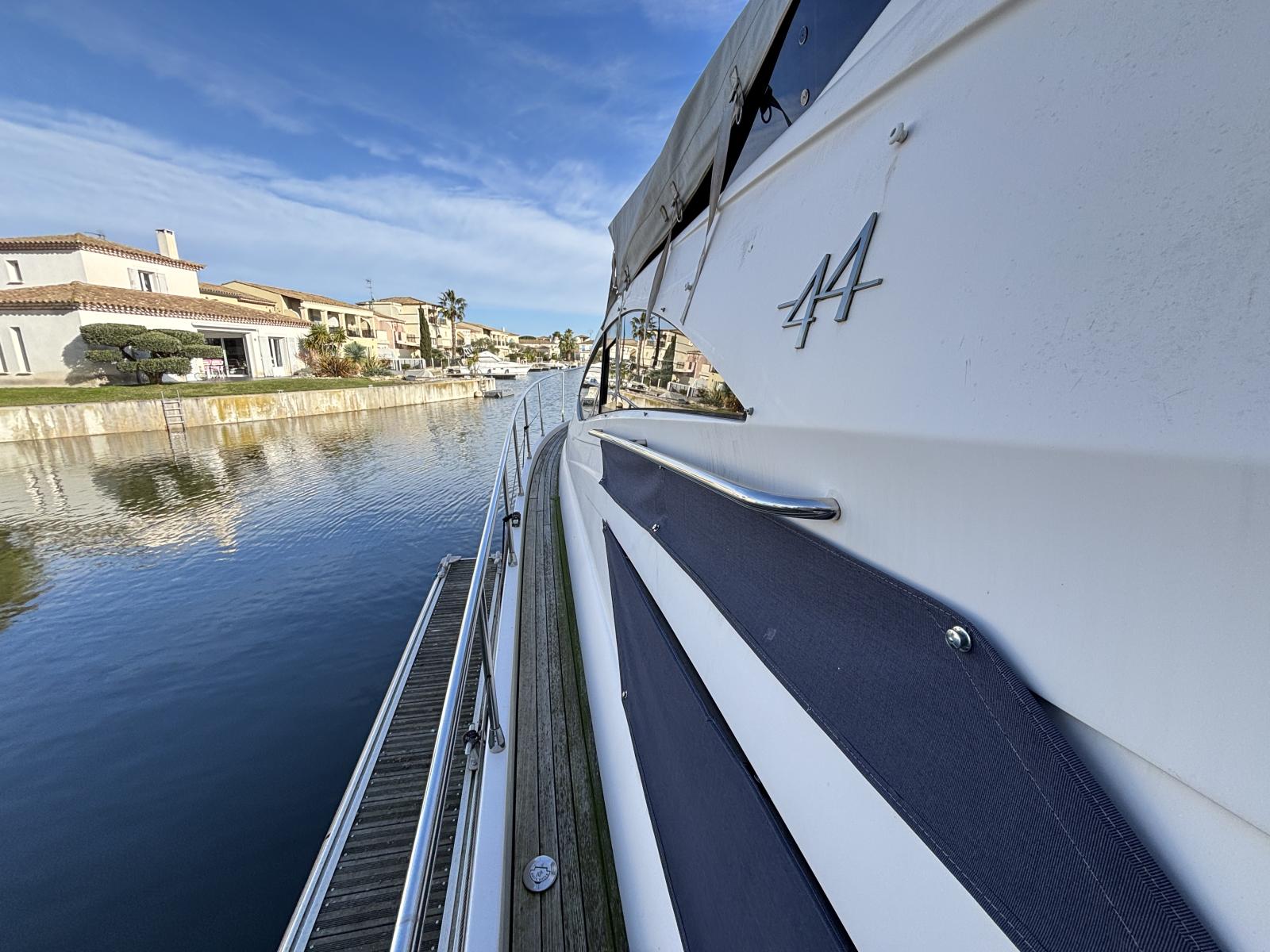 rodman_muse_44_-_port_camargue_53_.jpg