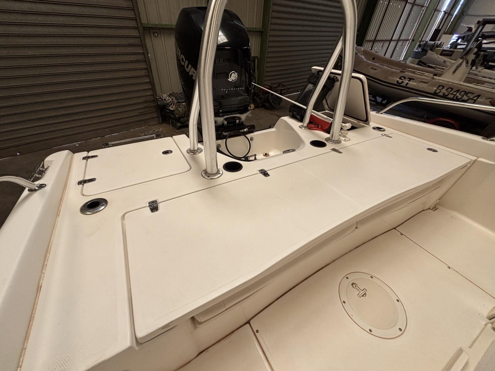 boston_whaler_230_dauntless_-_la_grande_motte_38_.jpg