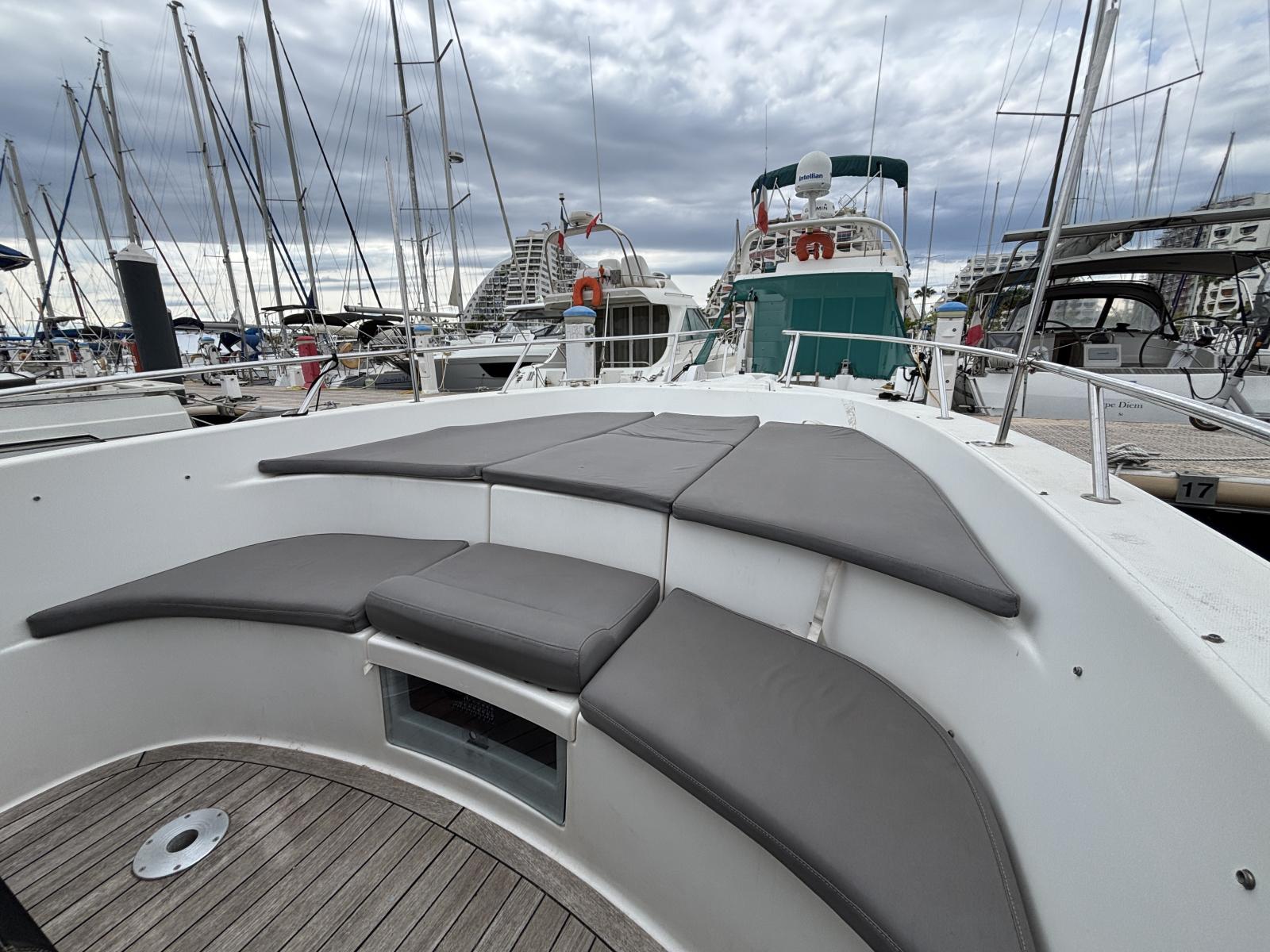 white_shark_285_-_la_grande_motte_4_.jpg