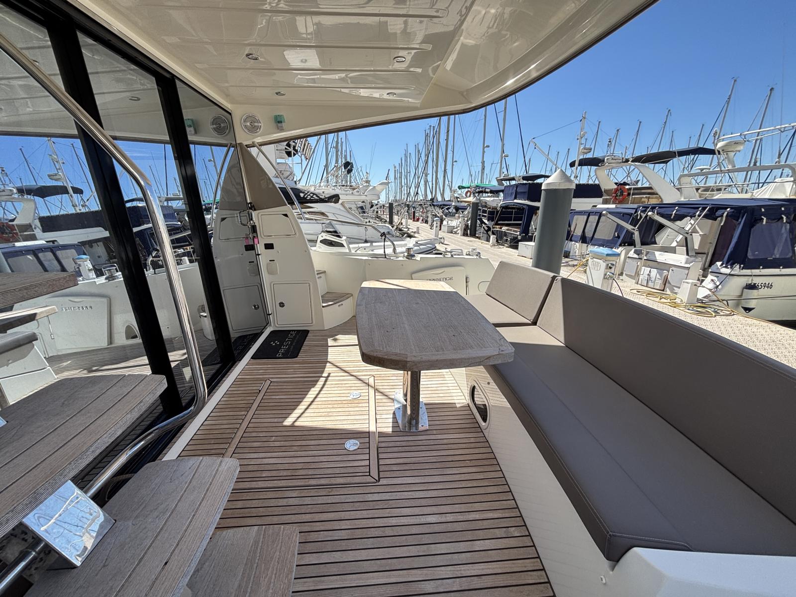 prestige_500_flybridge_-_la_grande_motte_5_.jpg