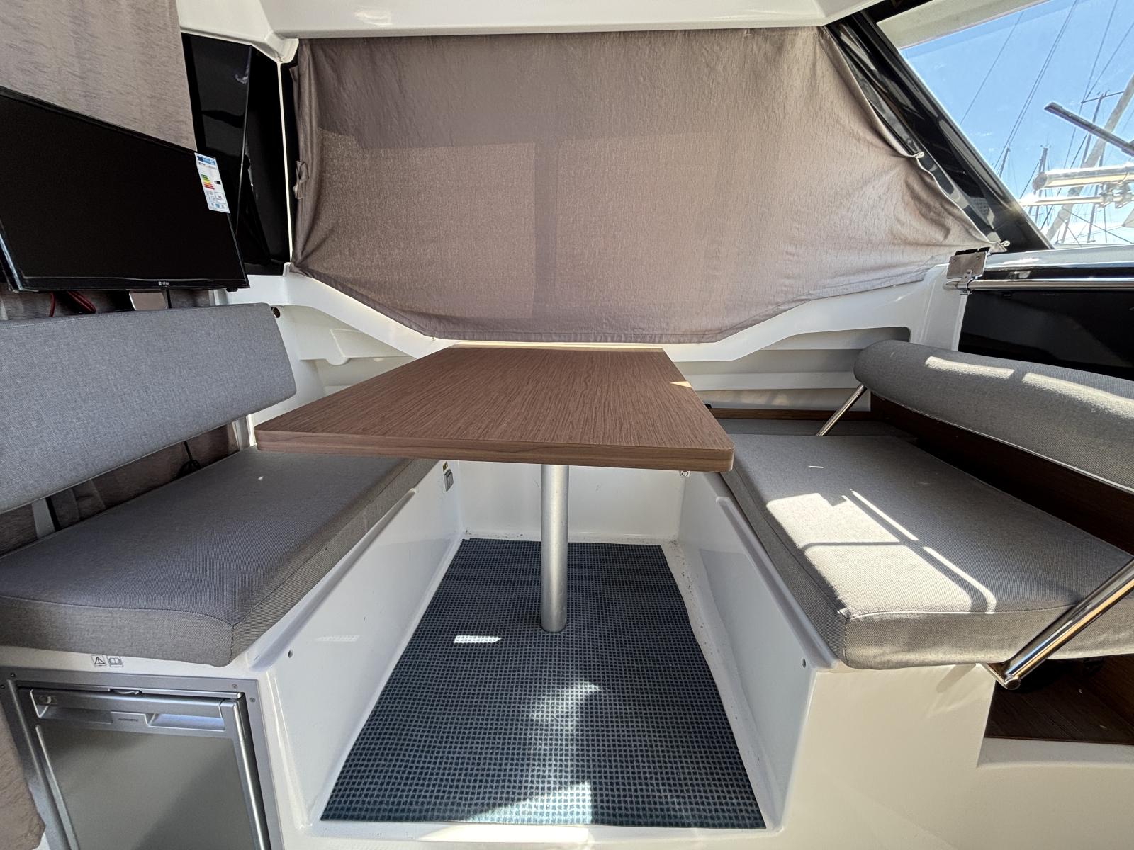 jeanneau_merry_fisher_795_-_port_camargue_19_.jpg