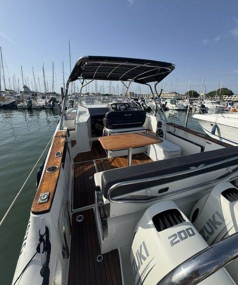 beneteau_flyer_8.8_sundeck_-_port_camargue_5_.jpeg