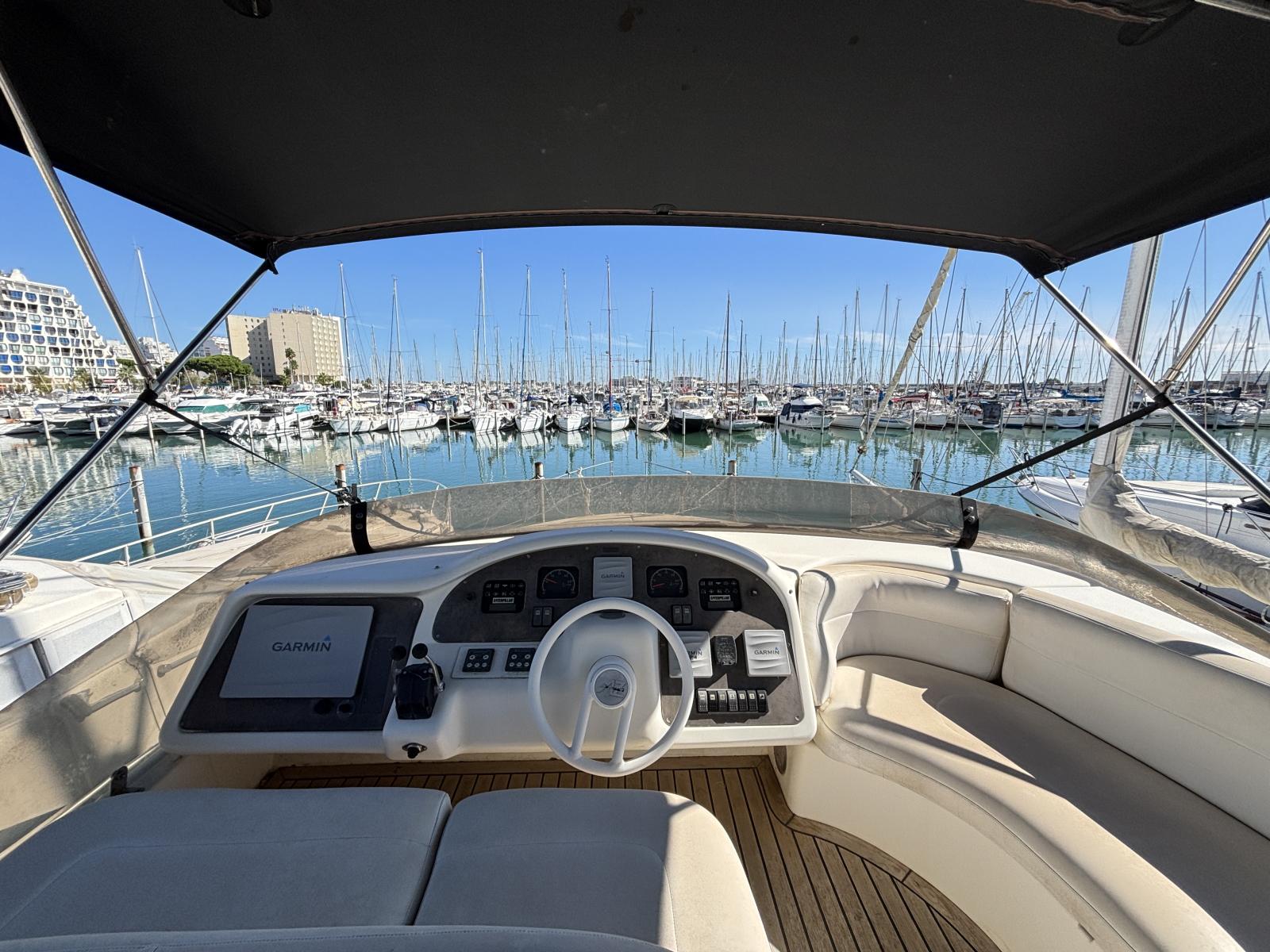 azimut_50_-_la_grande_motte_14_.jpg