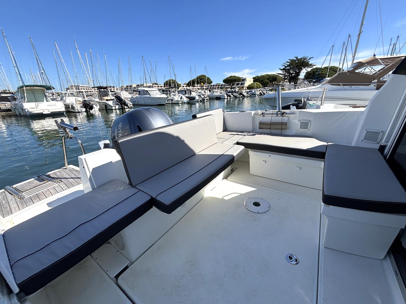 jeanneau_merry_fisher_795_-_port_camargue_24_.jpg