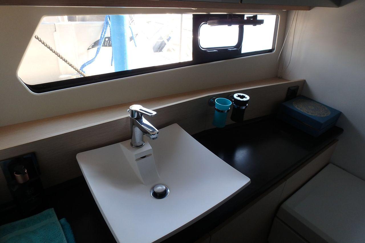jeanneau_prestige_450_-_port_camargue_5_.jpg