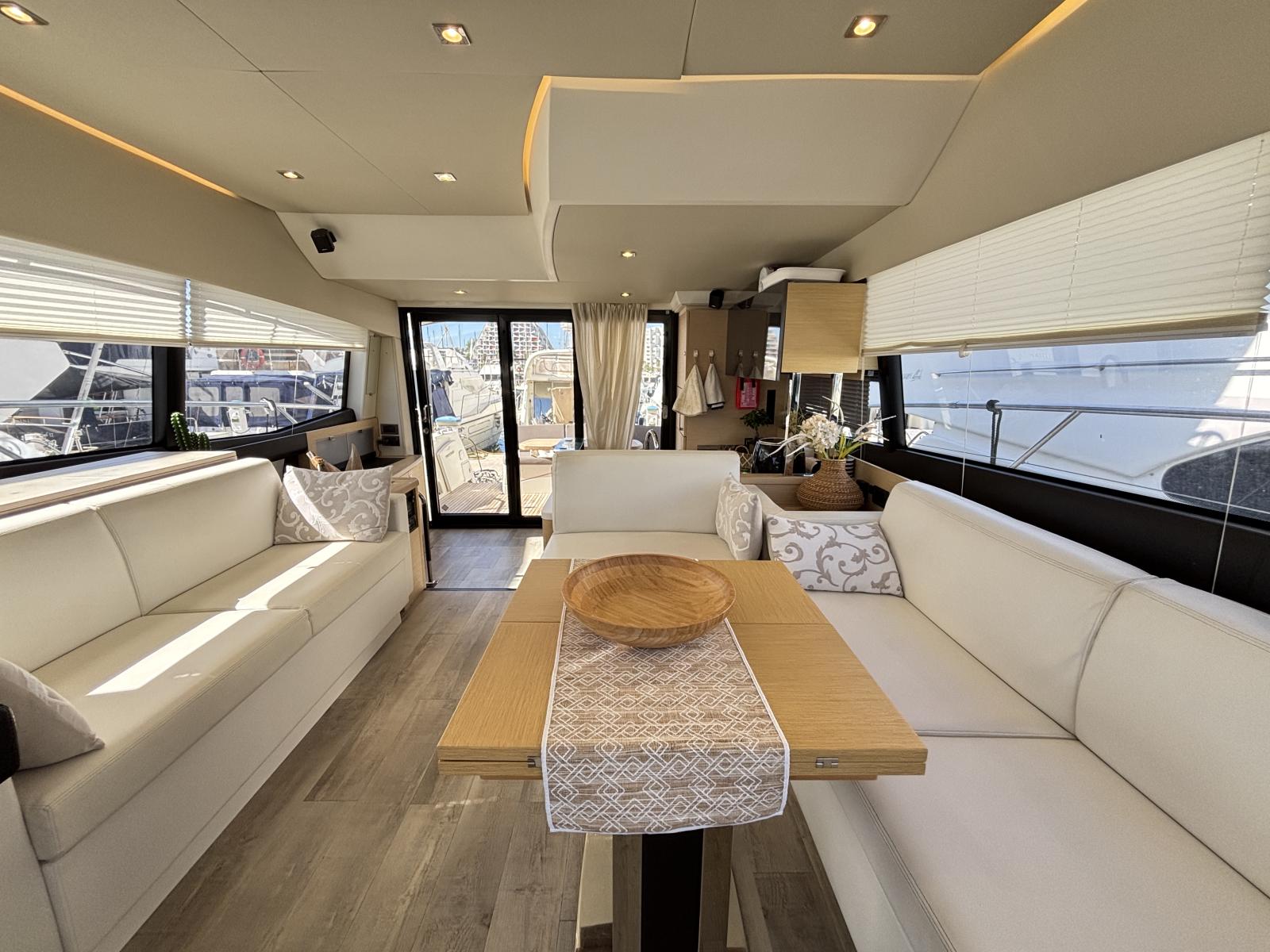 prestige_500_flybridge_-_la_grande_motte_42_.jpg