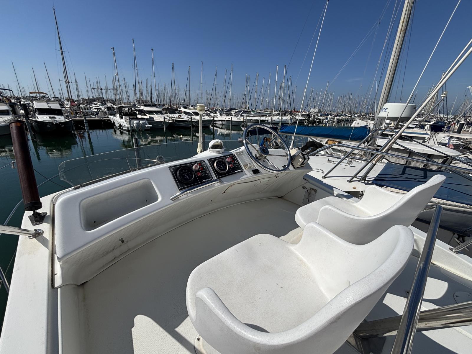 beneteau_antares_serie_9_-_la_grande_motte_7_.jpg