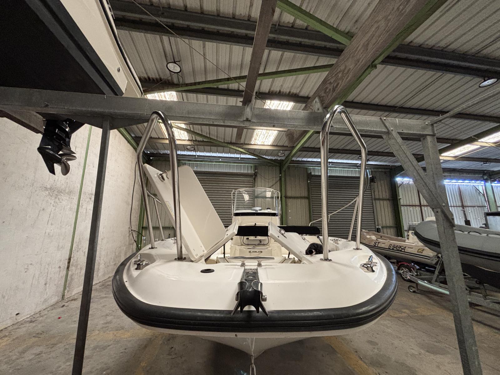 boston_whaler_230_dauntless_-_la_grande_motte_69_.jpg