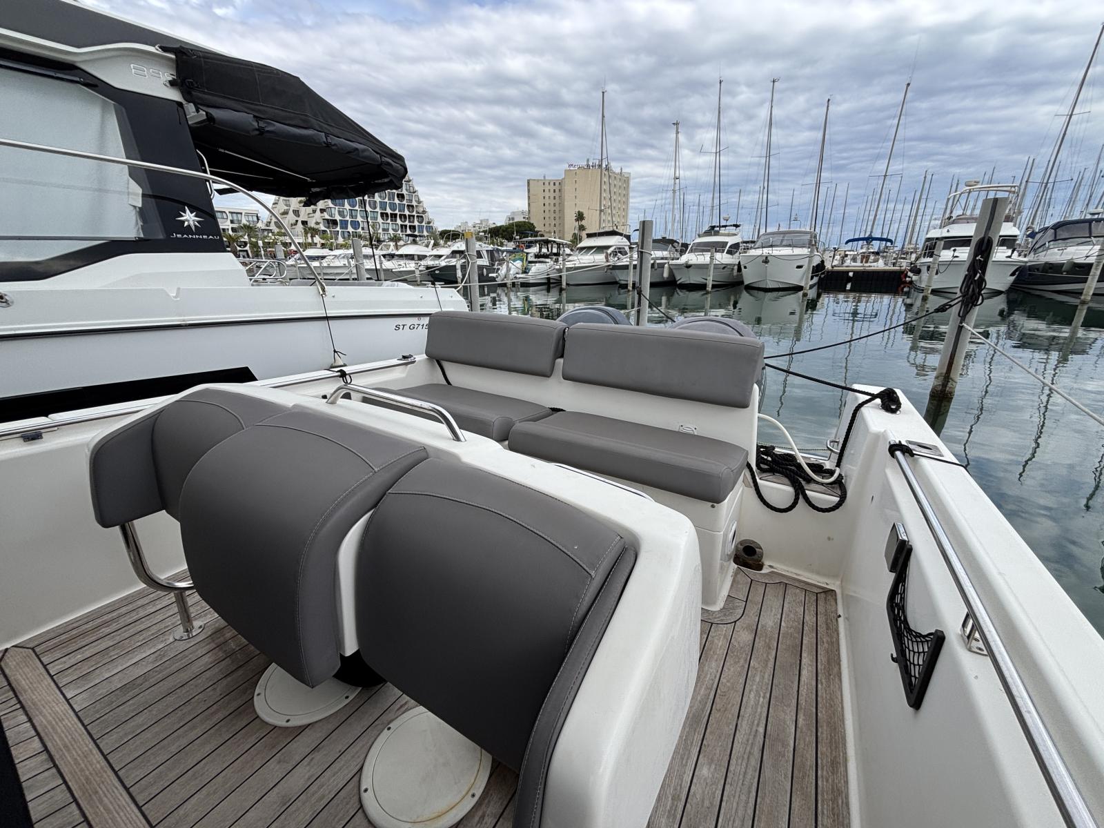 white_shark_285_-_la_grande_motte_7_.jpg