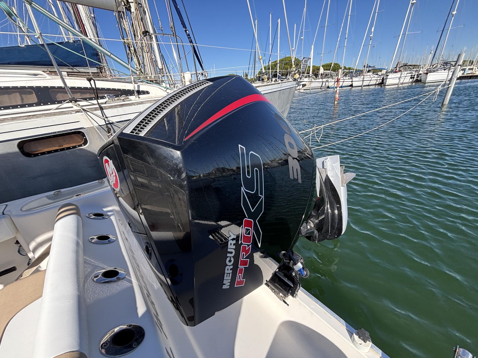 key_west_244_cc_blue_water_-_port_camargue_18_.jpg