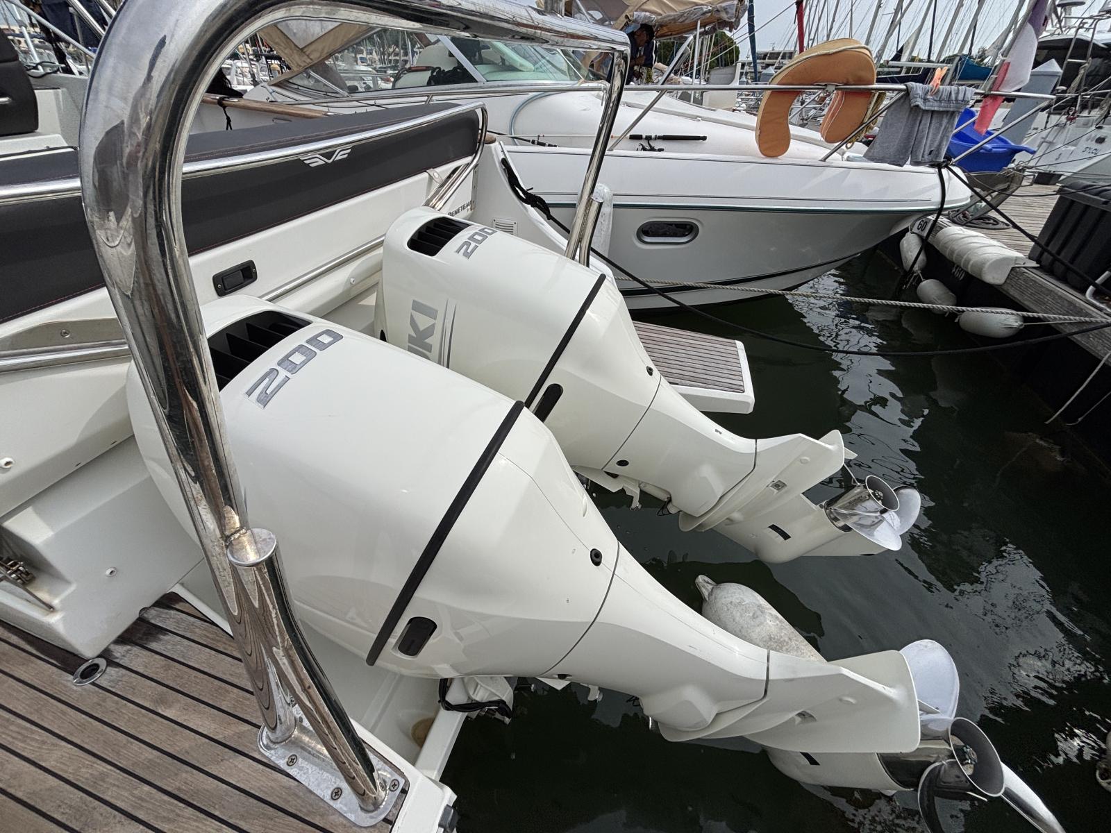 beneteau_flyer_8.8_sundeck_-_port_camargue_21_.JPG