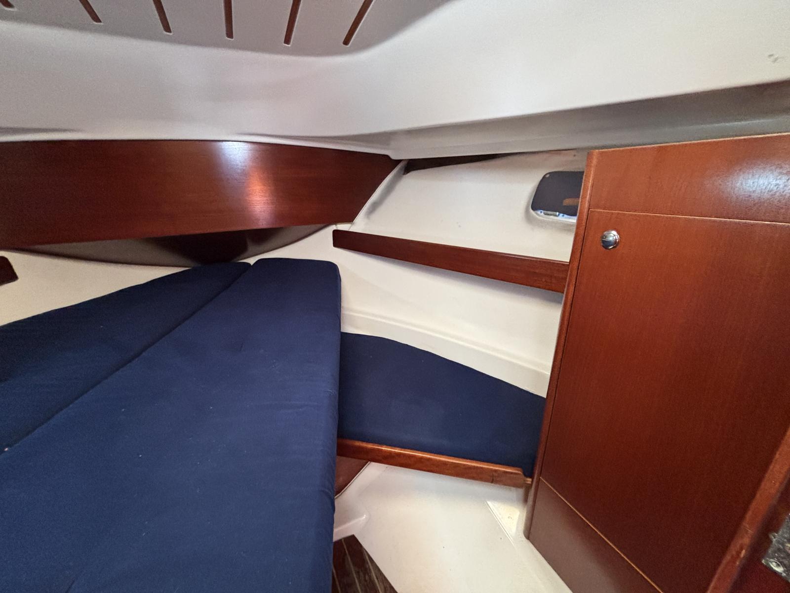 beneteau_antares_serie_9_-_la_grande_motte_32_.jpg