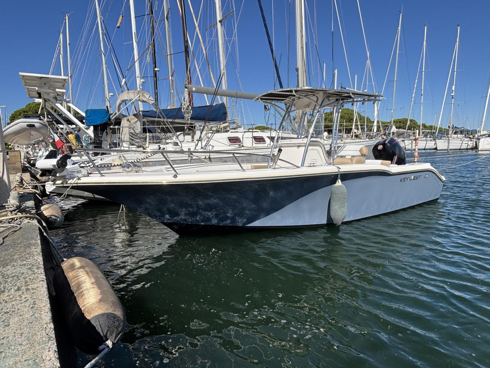 key_west_244_cc_blue_water_-_port_camargue_63_.jpg