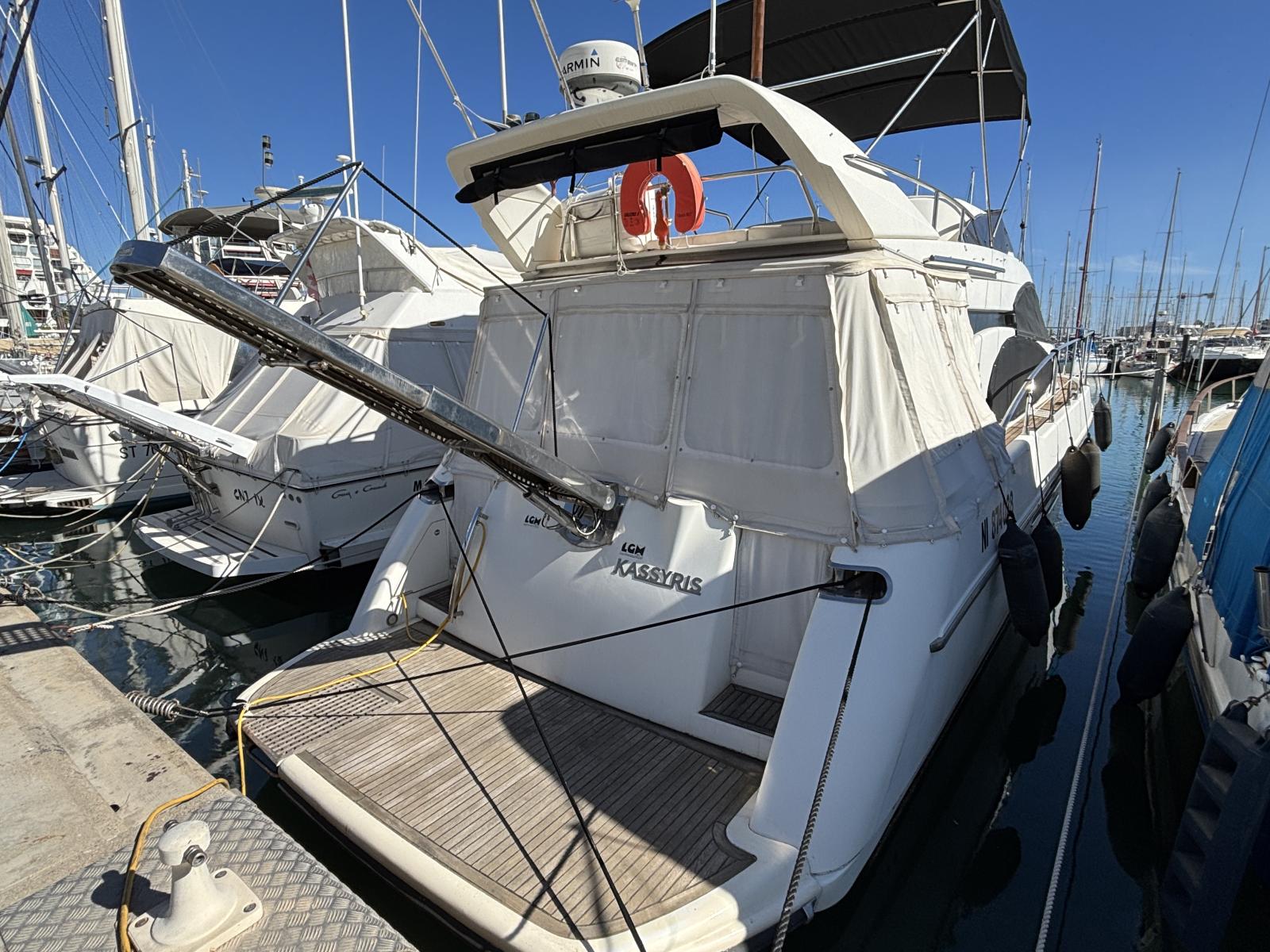 azimut_50_-_la_grande_motte_11_.jpg